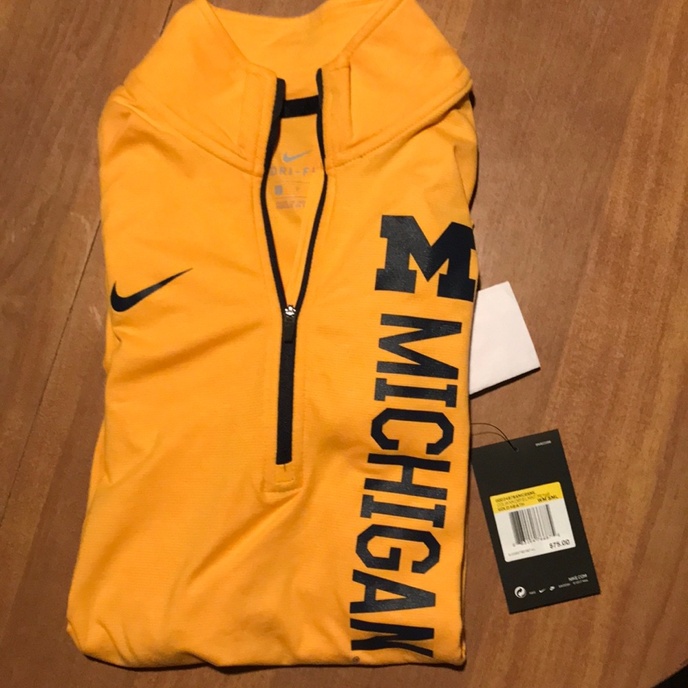 Nike Women’s university of Michigan 1/4 zip